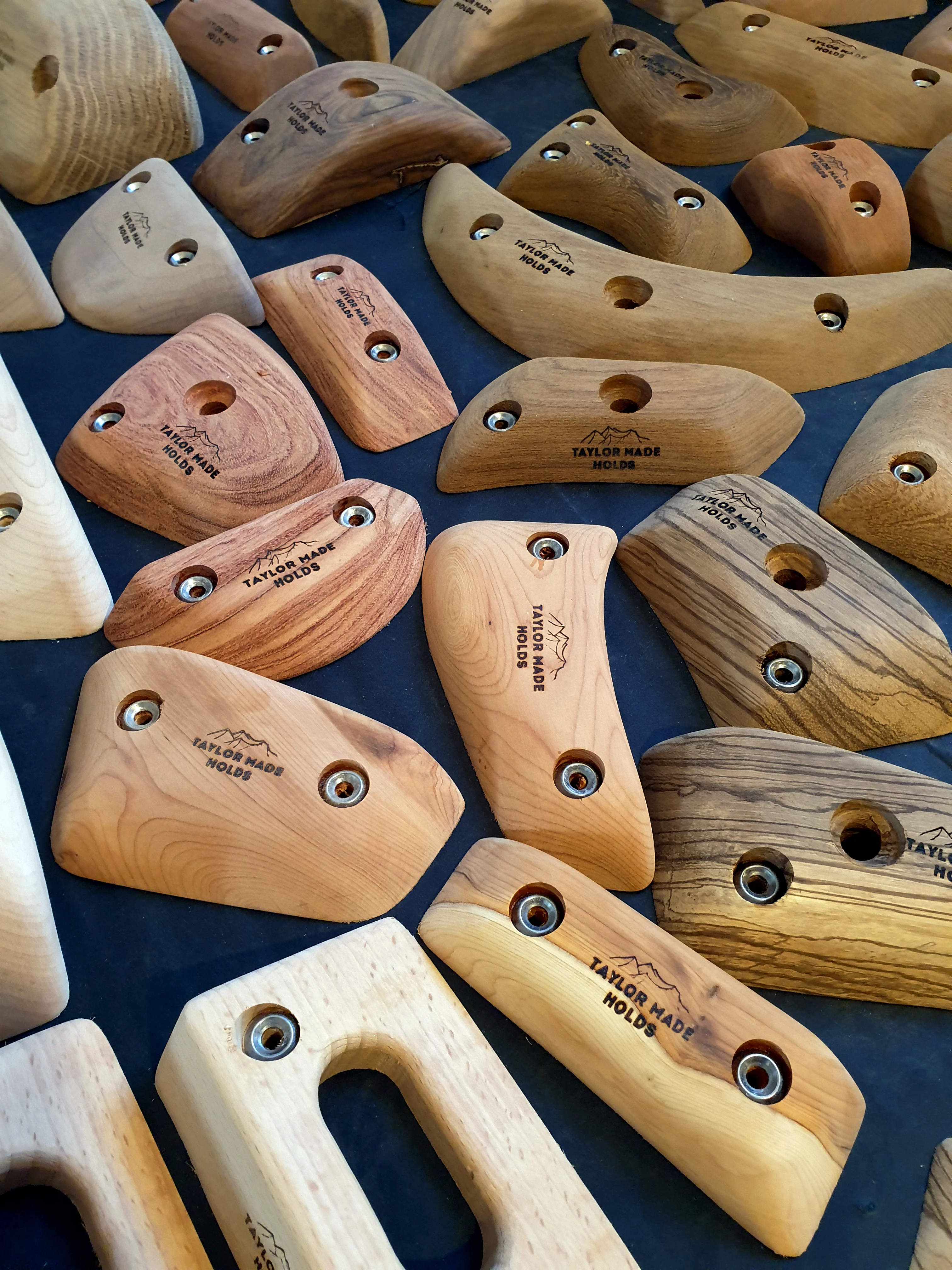 Set of 30 handmade climbing holds - Made to order - Image 7